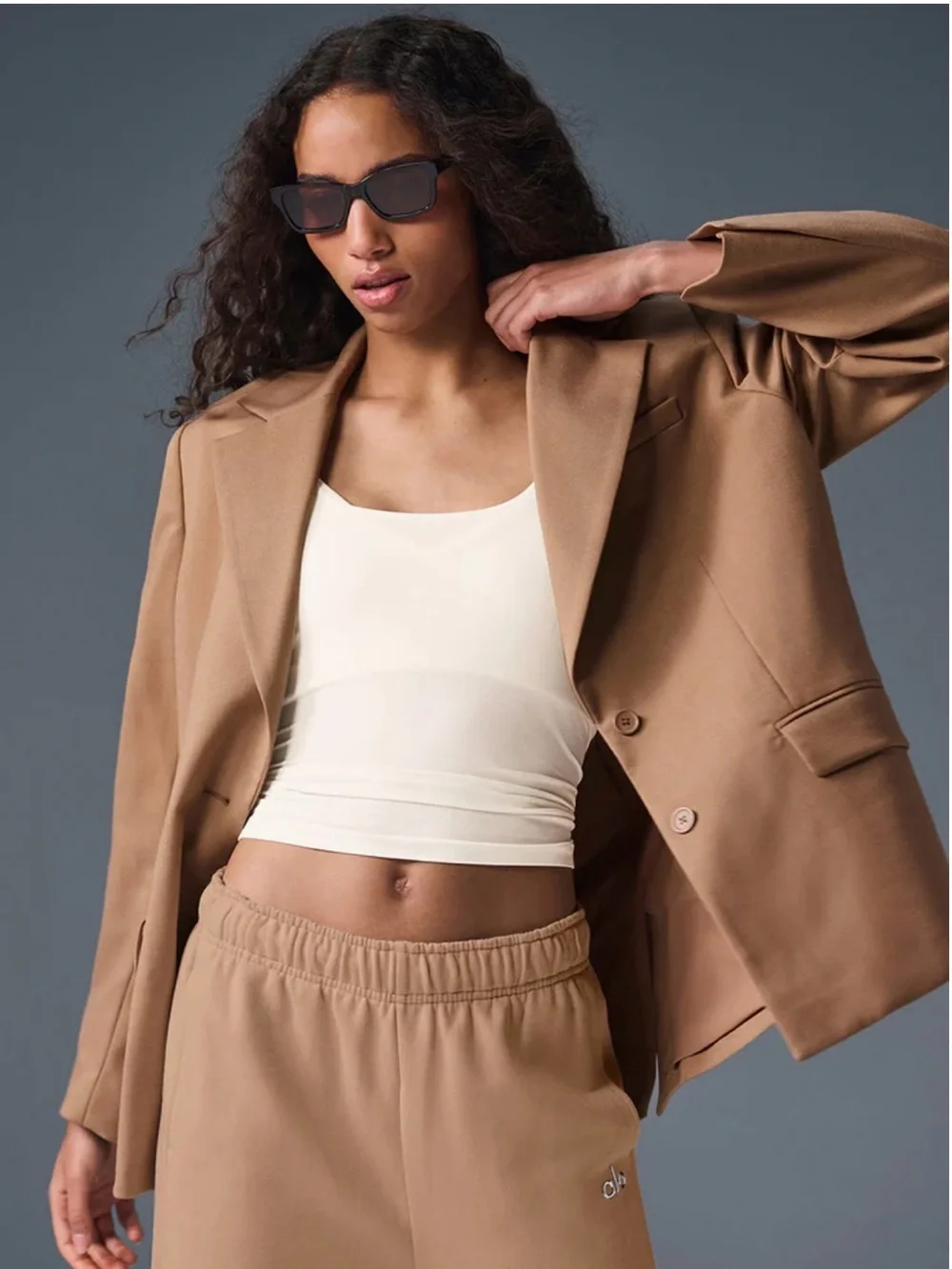 ALO Yoga First Class Blazer Toasted Almond